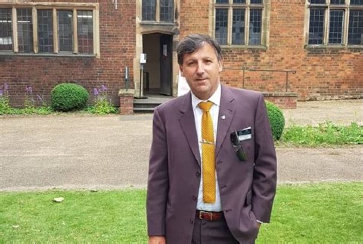 Antiques Roadshow: Wayne Colquhoun Wikipedia Bio Age Wife And Net Worth