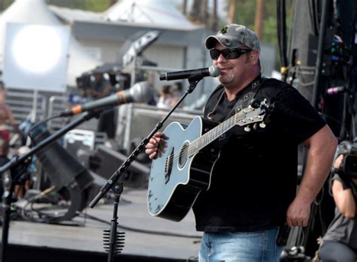 Chris Cagle Net Worth - Wiki, Age, Weight and Height, Relationships, Family, and More