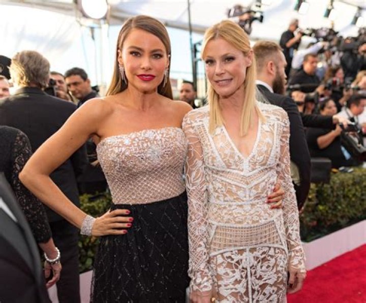 Julie Bowen Net Worth - Wiki, Age, Weight and Height, Relationships, Family, and More