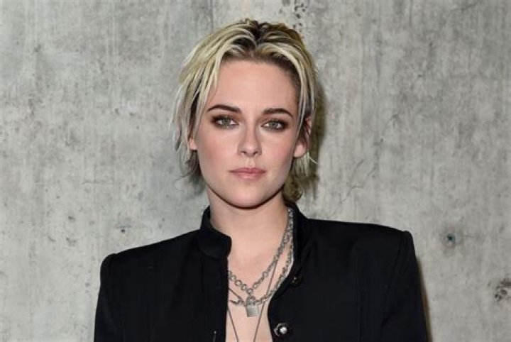 Kristen Stewart’s Net Worth : Lifestyle & Career