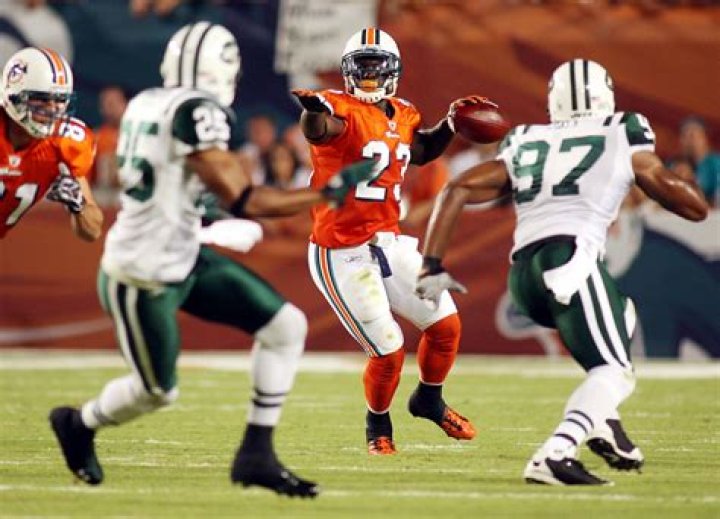 Ronnie Brown Net Worth - Wiki, Age, Weight and Height, Relationships, Family, and More